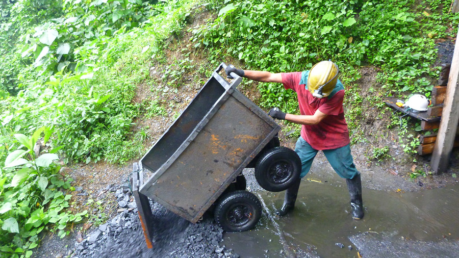 Emerald Mining In Coscuez Colombia - Muzo