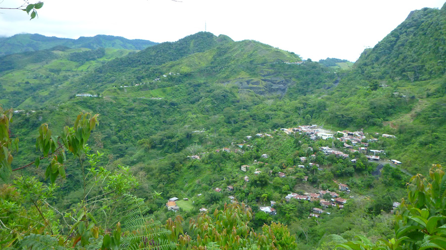 Emerald Mining In Coscuez Colombia - Muzo